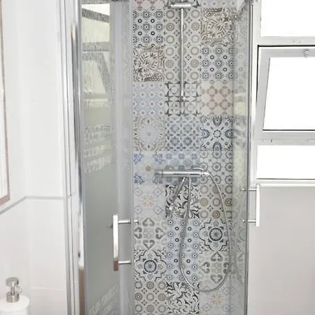 Spectacular Apartment 8 Pax/4 Rooms & Free Parking Malaga Exterior photo