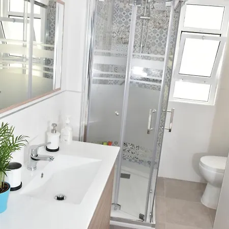 Spectacular Apartment 8 Pax/4 Rooms & Free Parking Malaga Exterior photo